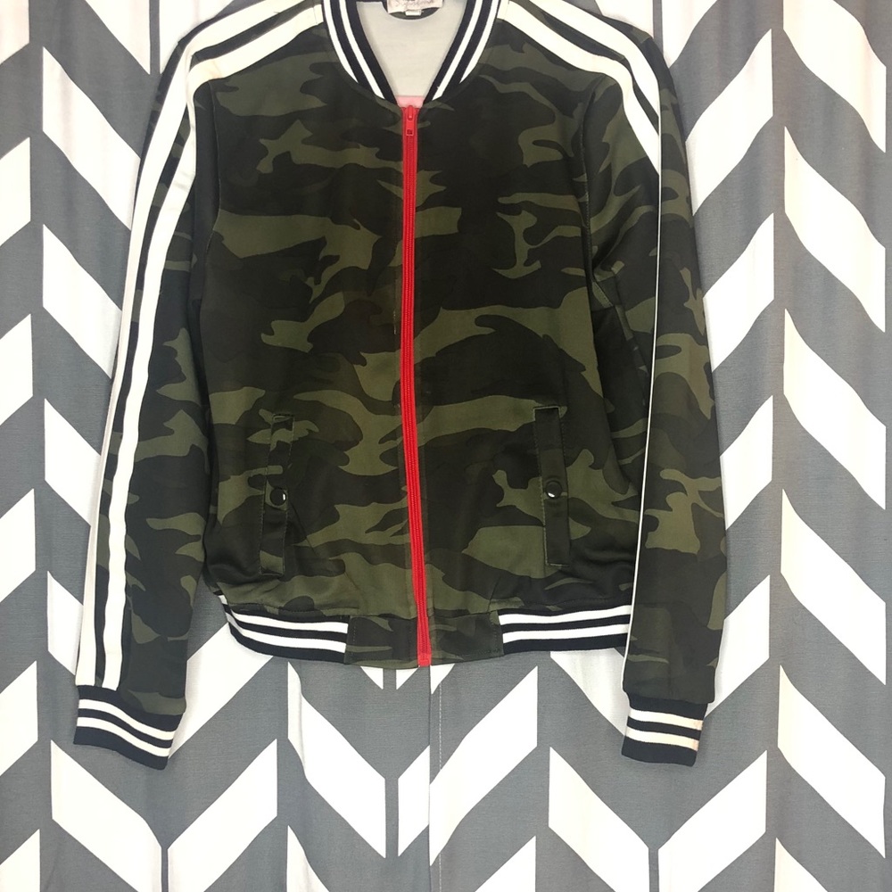 Camouflage Zip-Up Jacket